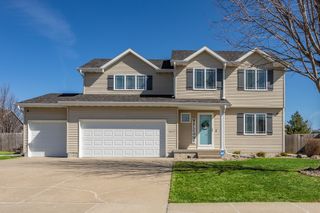 5917 NW 106th Street, Johnston, IA 50131