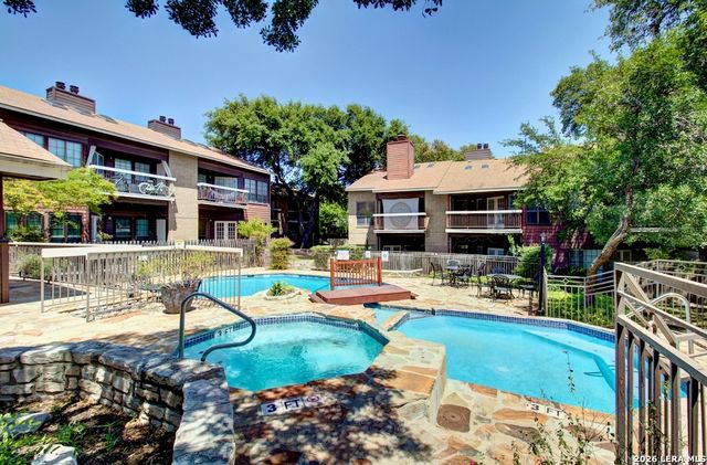 8633 Datapoint Dr Apt 260, San Antonio, TX 78229