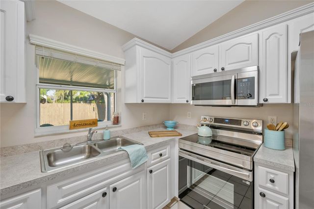 909 N MOBLEY STREET, Plant City, FL 33563