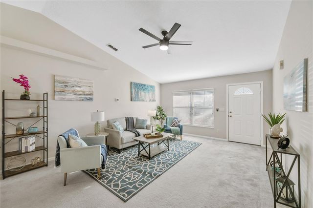 909 N MOBLEY STREET, Plant City, FL 33563