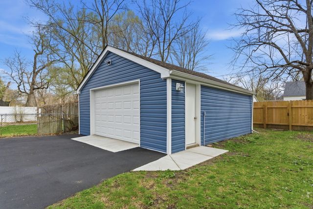 2743 Henry Street, Lake Station, IN 46405