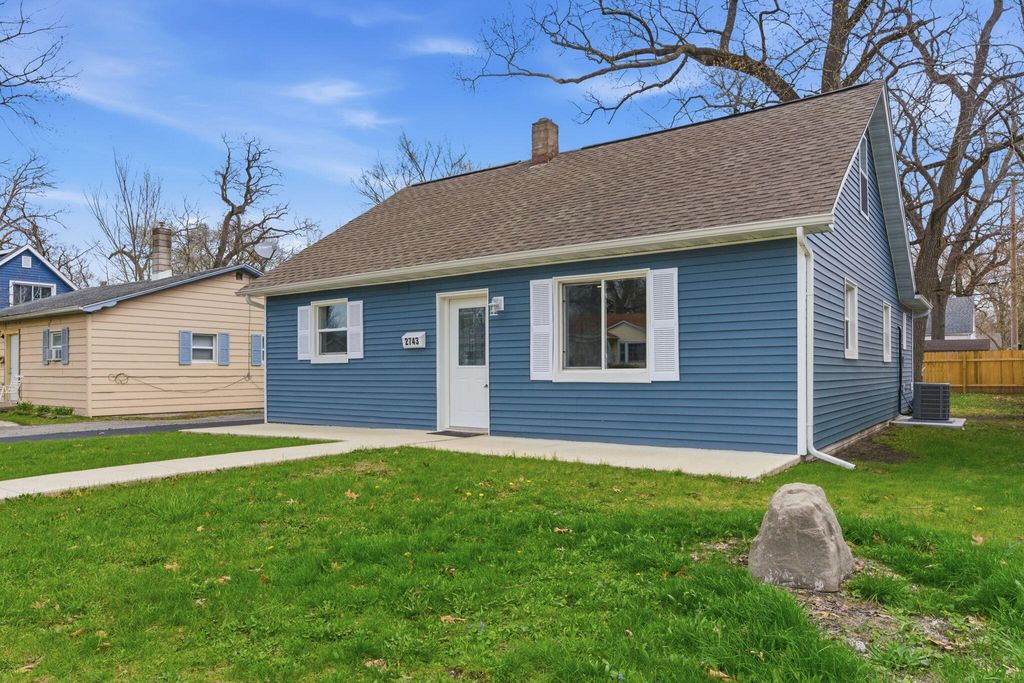 2743 Henry Street, Lake Station, IN 46405