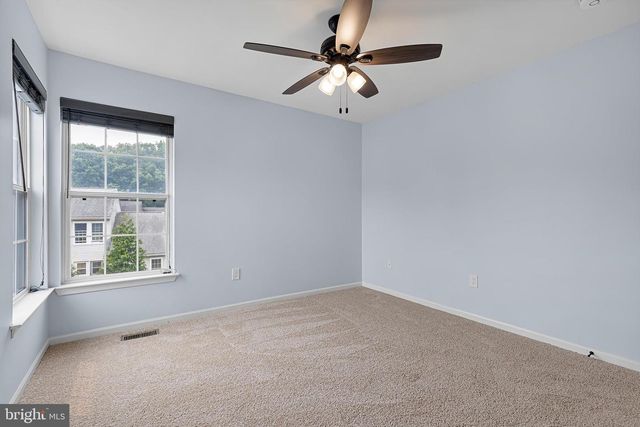 2 NETHY DR, Newark, DE 19711