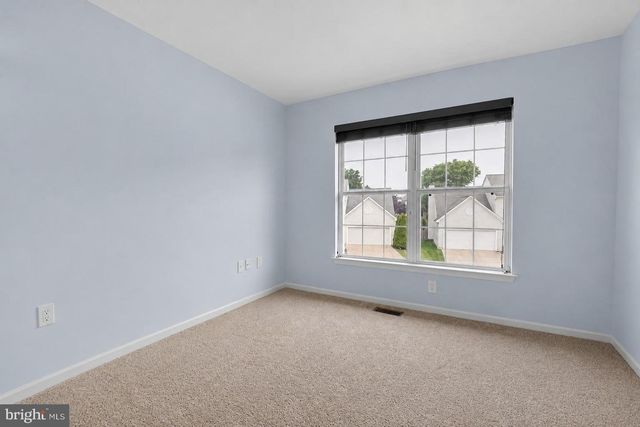 2 NETHY DR, Newark, DE 19711