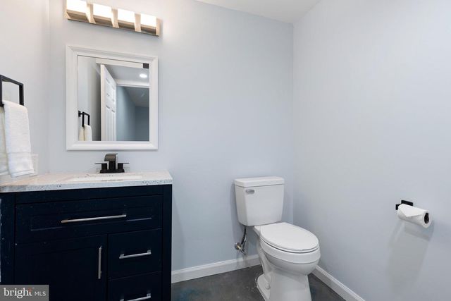 2 NETHY DR, Newark, DE 19711