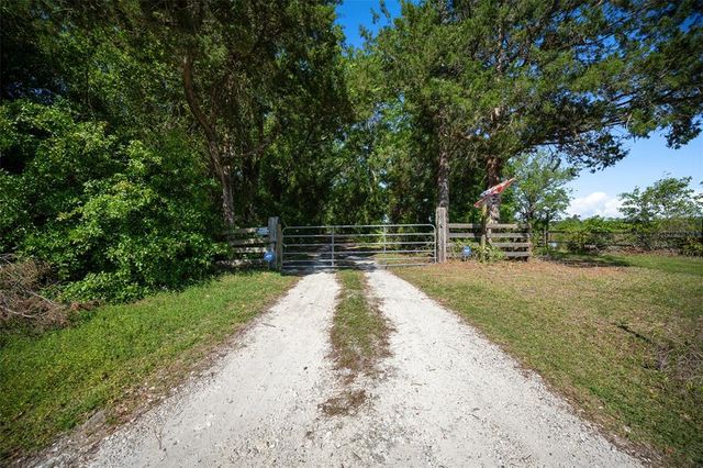 16324 NE COUNTY ROAD 1471, Waldo, FL 32694