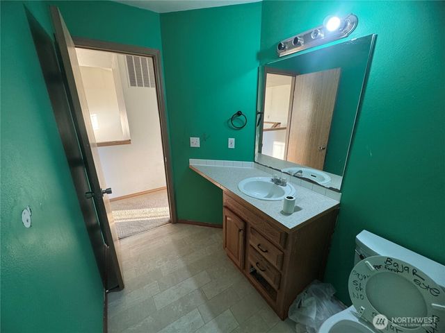 651 Milwaukee Boulevard S, Pacific, WA 98047