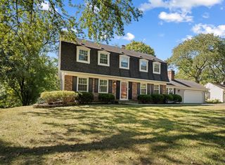25W257 Gunston Avenue, Naperville, IL 60540