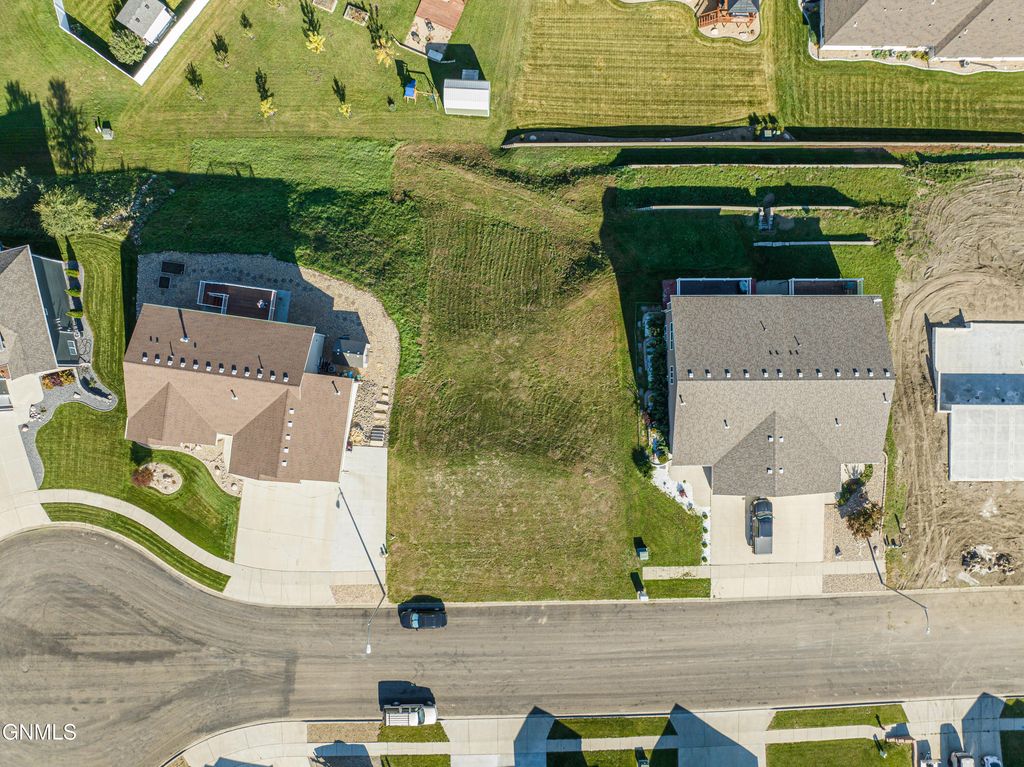 3218/3220 Eastside Place, Bismarck, ND 58501 photo 2