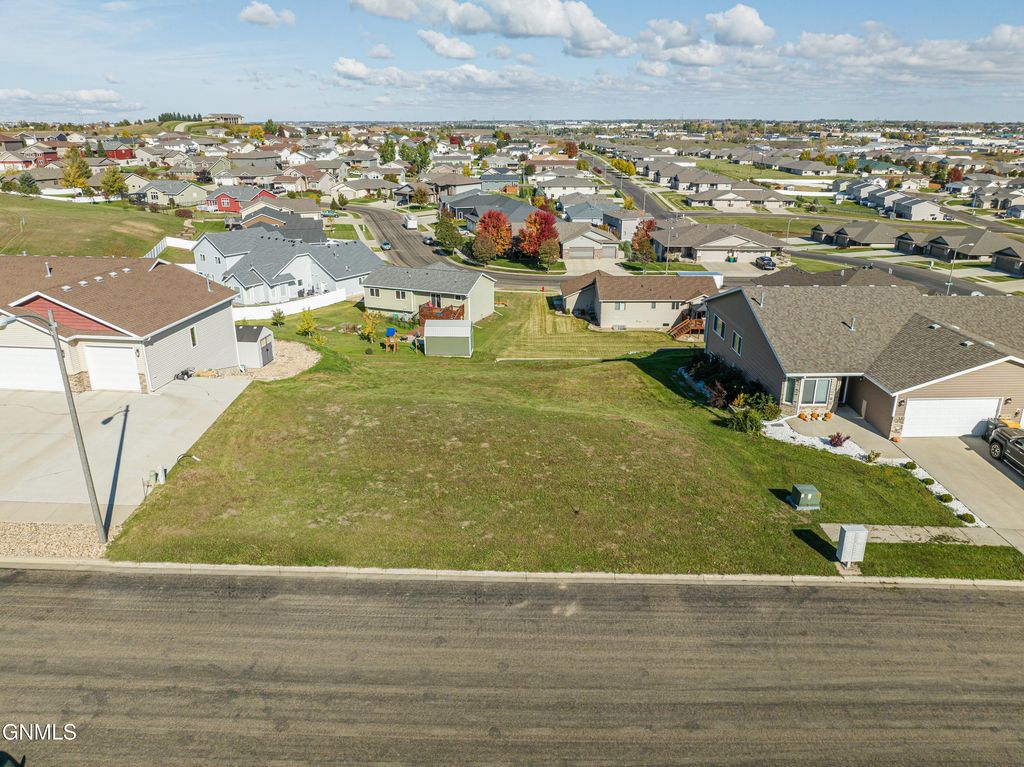 3218/3220 Eastside Place, Bismarck, ND 58501 photo 3