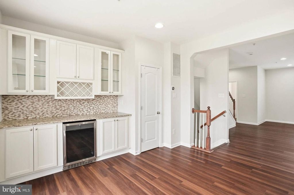 Image 10 of property listing at 9817 SOLAR CRSE, Laurel, MD 20723