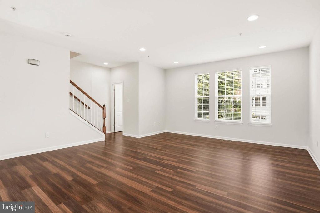 Image 11 of property listing at 9817 SOLAR CRSE, Laurel, MD 20723