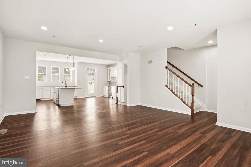 Image 14 of property listing at 9817 SOLAR CRSE, Laurel, MD 20723