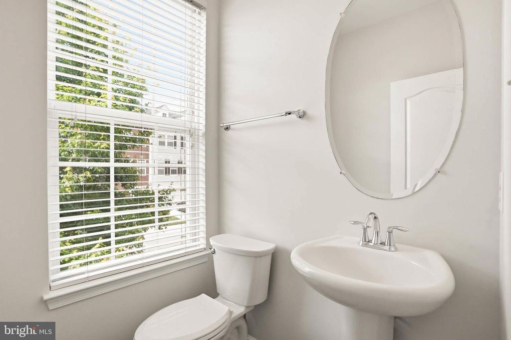 Image 15 of property listing at 9817 SOLAR CRSE, Laurel, MD 20723