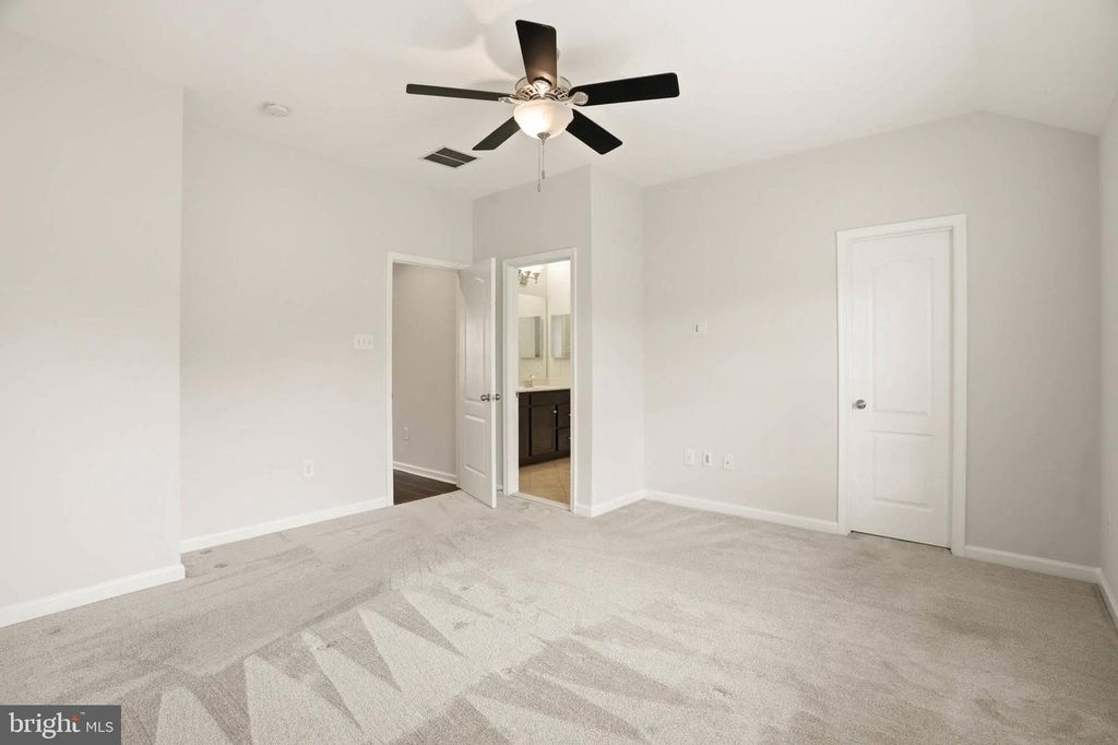Image 17 of property listing at 9817 SOLAR CRSE, Laurel, MD 20723