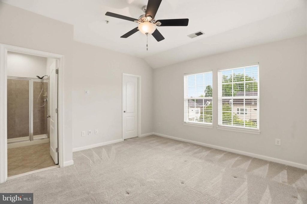 Image 18 of property listing at 9817 SOLAR CRSE, Laurel, MD 20723