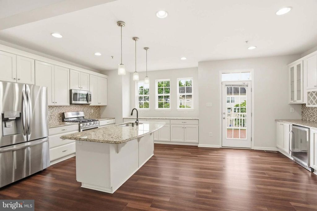 Image 2 of property listing at 9817 SOLAR CRSE, Laurel, MD 20723
