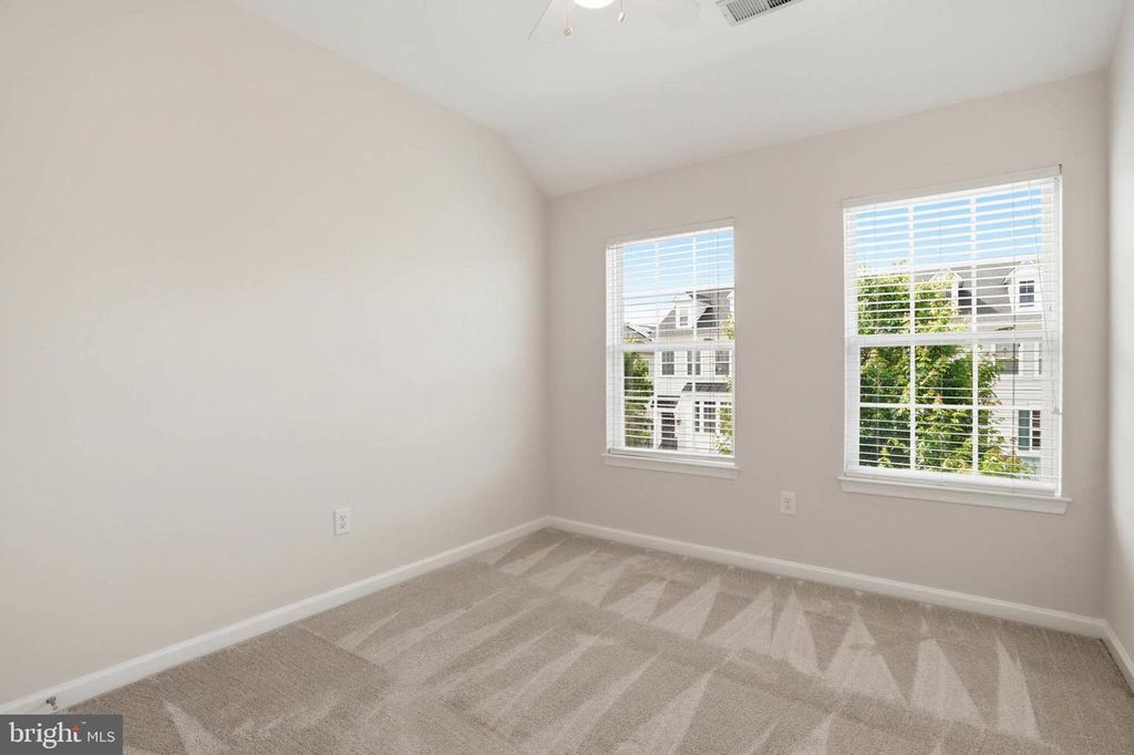 Image 21 of property listing at 9817 SOLAR CRSE, Laurel, MD 20723