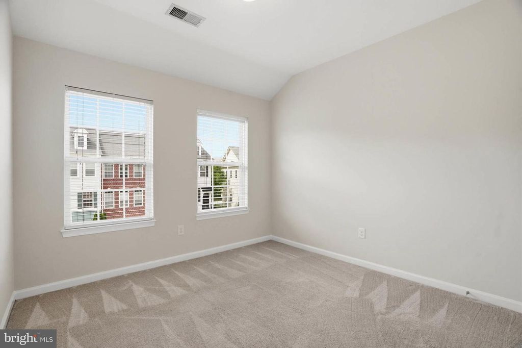 Image 24 of property listing at 9817 SOLAR CRSE, Laurel, MD 20723