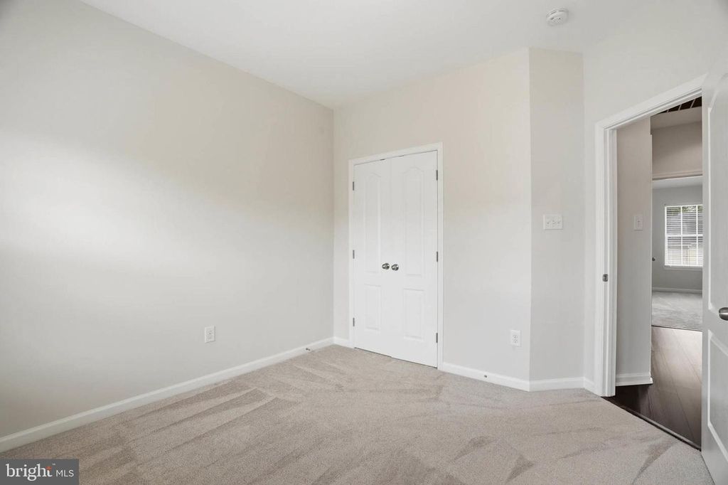 Image 25 of property listing at 9817 SOLAR CRSE, Laurel, MD 20723