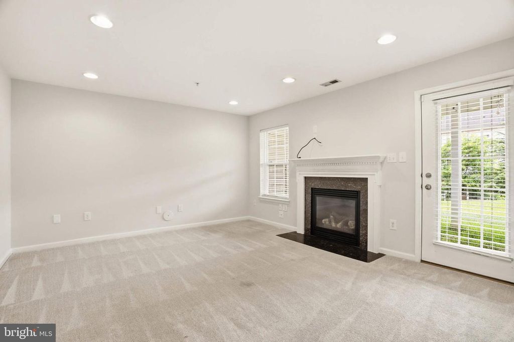 Image 30 of property listing at 9817 SOLAR CRSE, Laurel, MD 20723