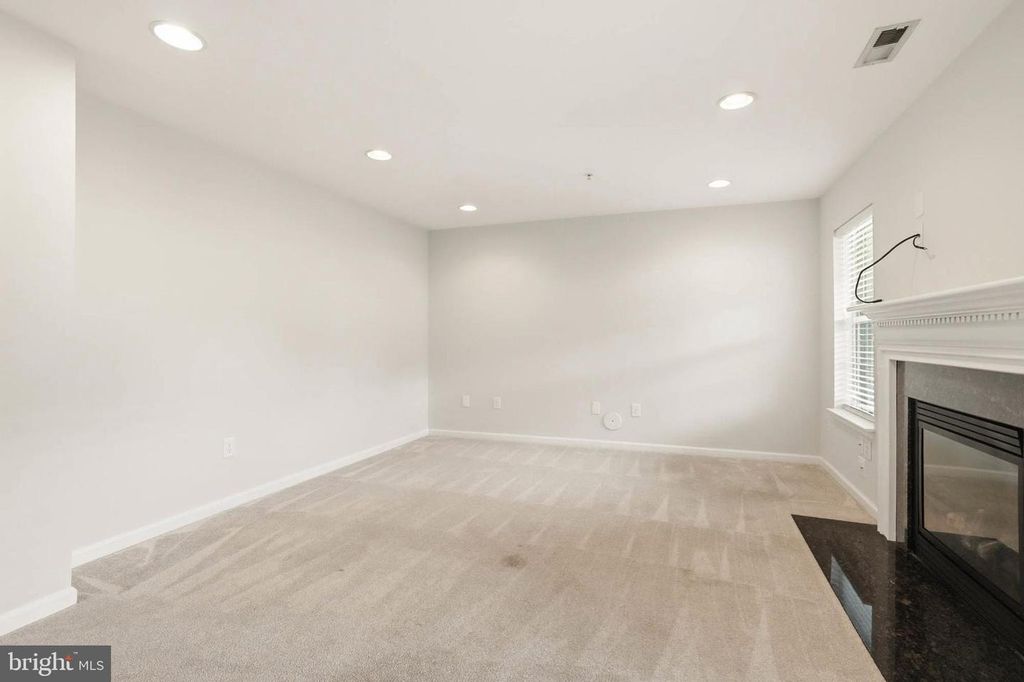 Image 32 of property listing at 9817 SOLAR CRSE, Laurel, MD 20723