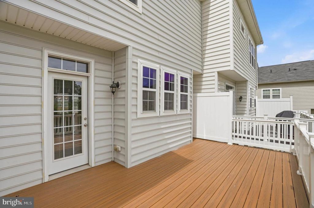 Image 33 of property listing at 9817 SOLAR CRSE, Laurel, MD 20723