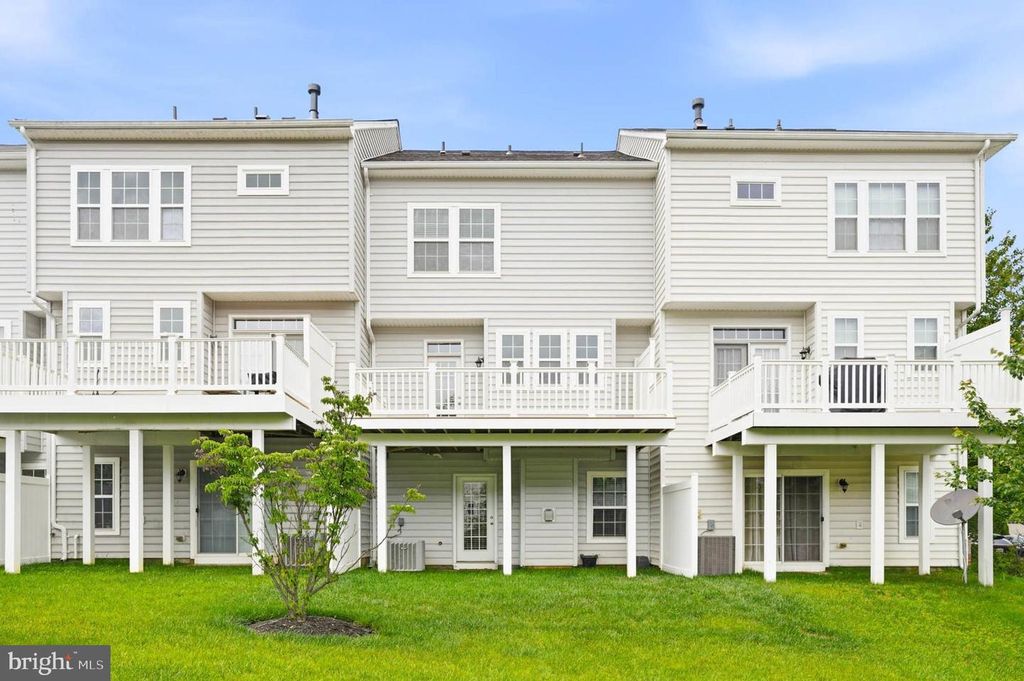 Image 38 of property listing at 9817 SOLAR CRSE, Laurel, MD 20723