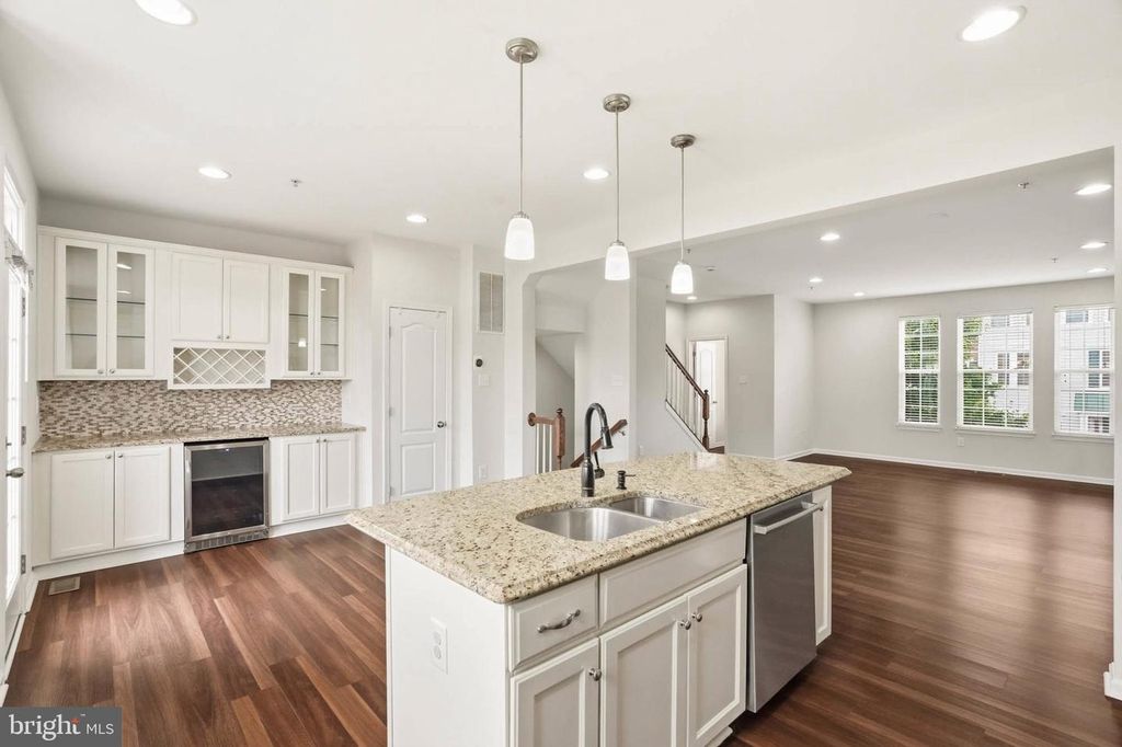 Image 4 of property listing at 9817 SOLAR CRSE, Laurel, MD 20723