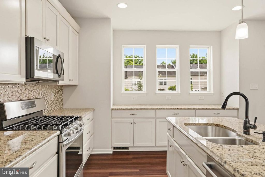 Image 6 of property listing at 9817 SOLAR CRSE, Laurel, MD 20723