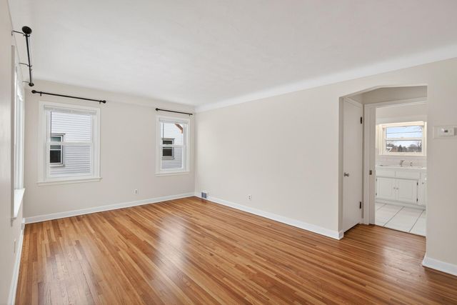 2186 4th Street E, Saint Paul, MN 55119