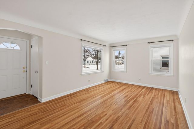 2186 4th Street E, Saint Paul, MN 55119