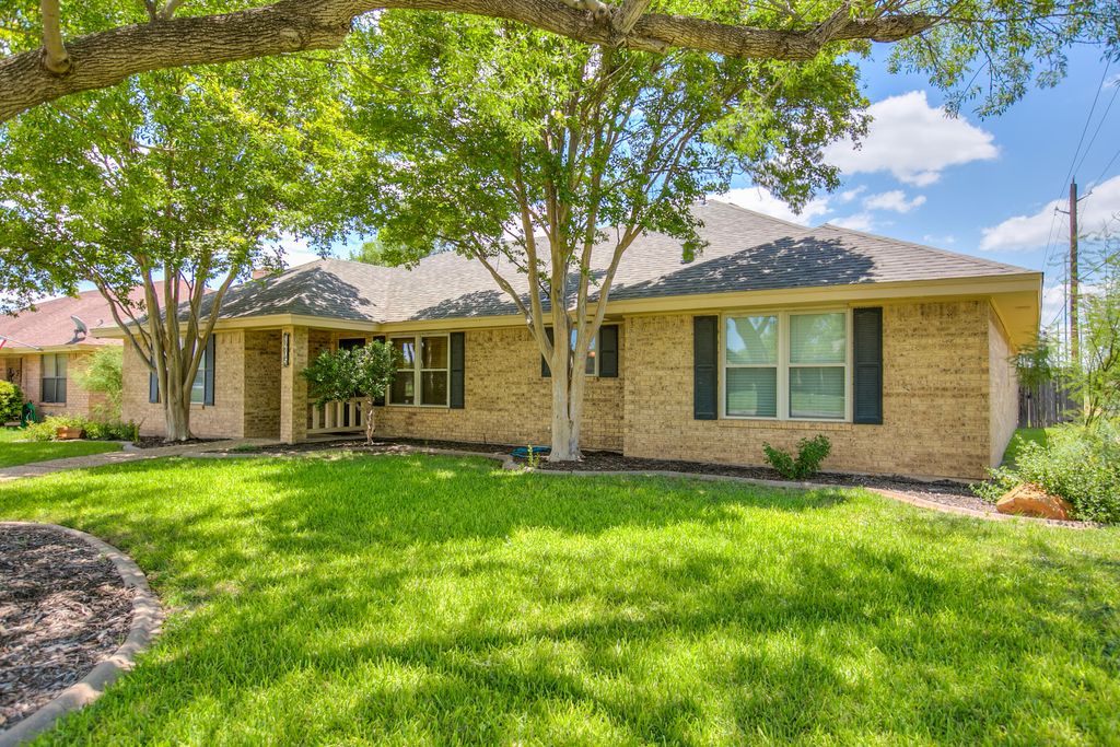 Image 2 of property listing at 3205 Valleyview Boulevard, San Angelo, TX 76904