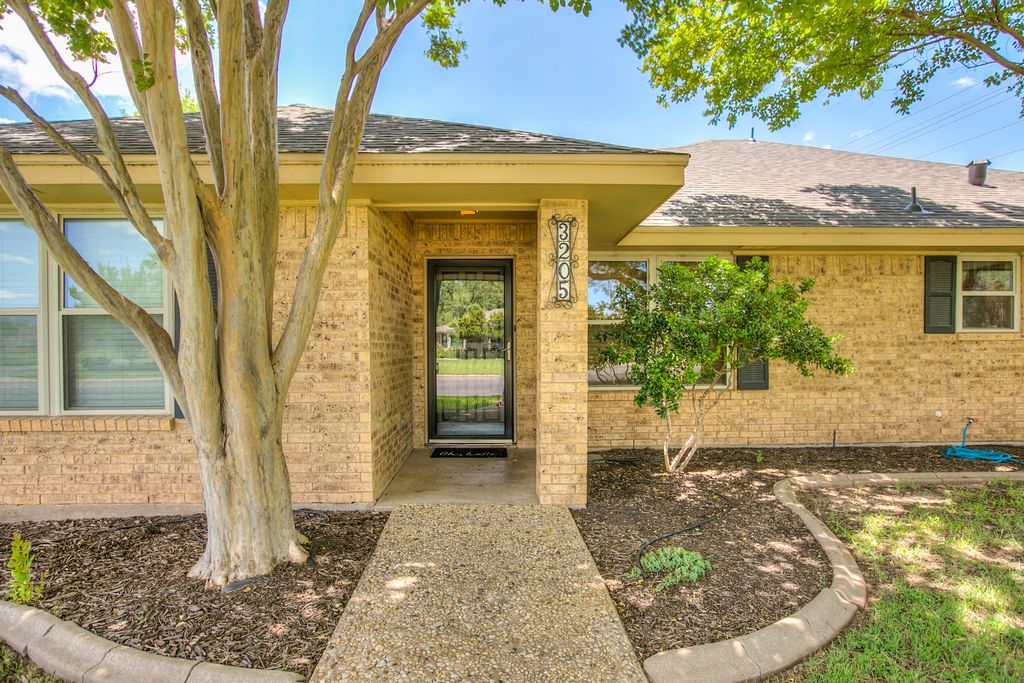 Image 5 of property listing at 3205 Valleyview Boulevard, San Angelo, TX 76904
