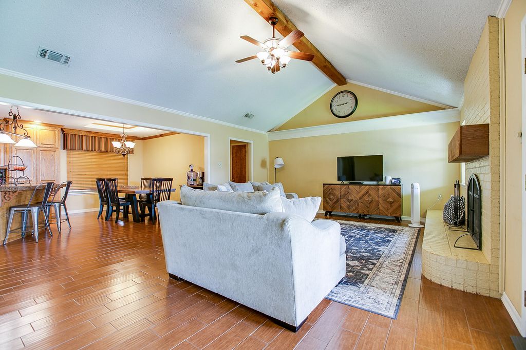 Image 9 of property listing at 3205 Valleyview Boulevard, San Angelo, TX 76904
