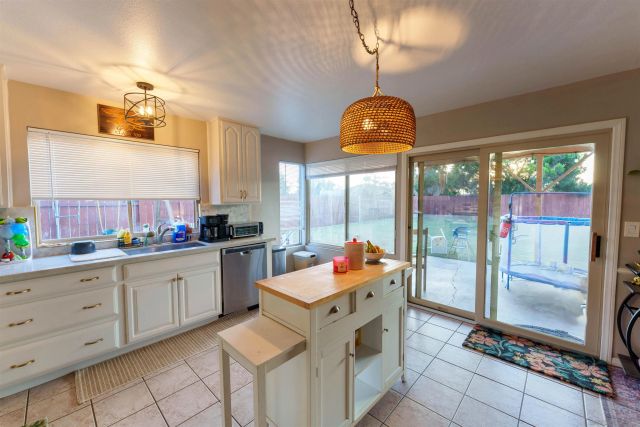 1527 Triton Pl, San Diego, CA 92154