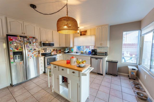 1527 Triton Pl, San Diego, CA 92154