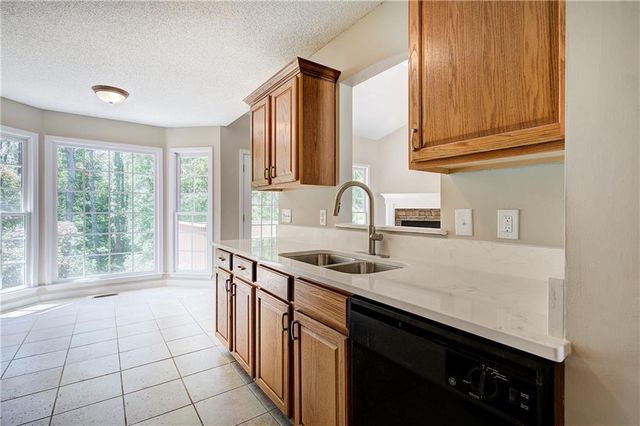 620 Saddle Brooke Drive, Dallas, GA 30132