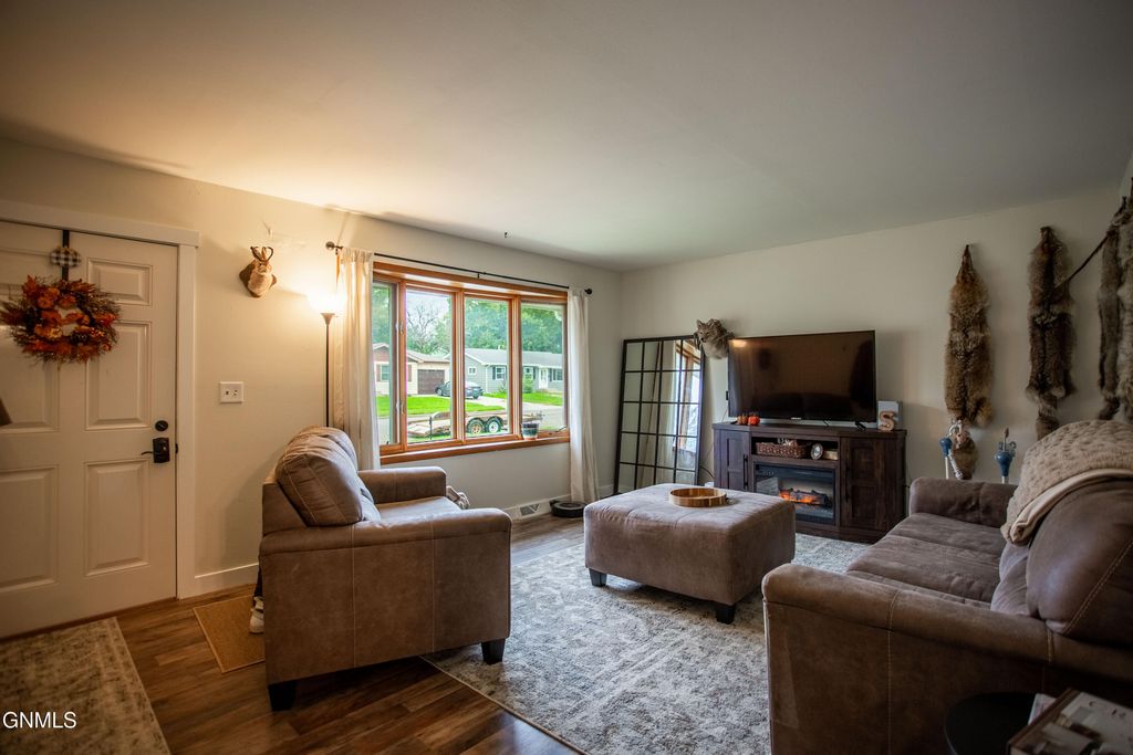 2033 Saint Benedict Drive, Bismarck, ND 58501 photo 3