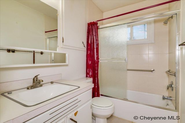 828 CLEVELAND AVE, Cheyenne, WY 82001