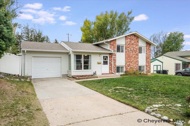 828 CLEVELAND AVE, Cheyenne, WY 82001