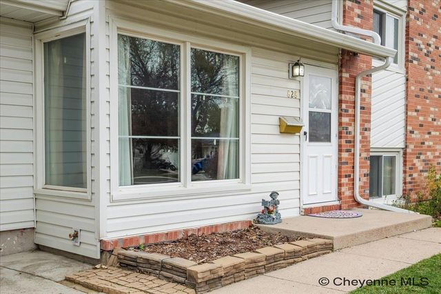 828 CLEVELAND AVE, Cheyenne, WY 82001