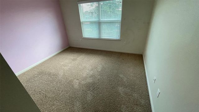 307 Camellia DR, Hutto, TX 78634