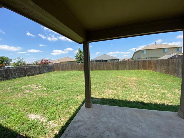 307 Camellia DR, Hutto, TX 78634