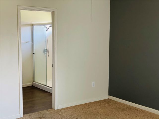 307 Camellia DR, Hutto, TX 78634
