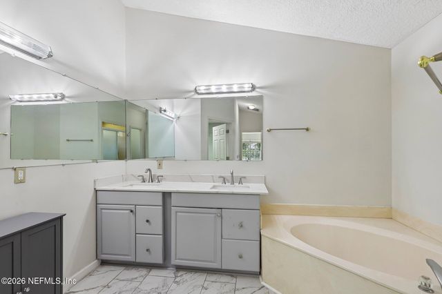 5628 CREST CREEK Drive, Jacksonville, FL 32258