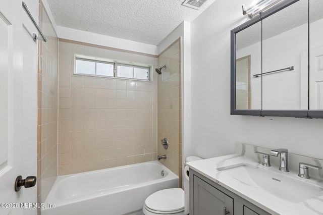 5628 CREST CREEK Drive, Jacksonville, FL 32258