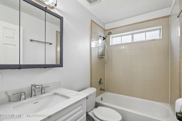 5628 CREST CREEK Drive, Jacksonville, FL 32258