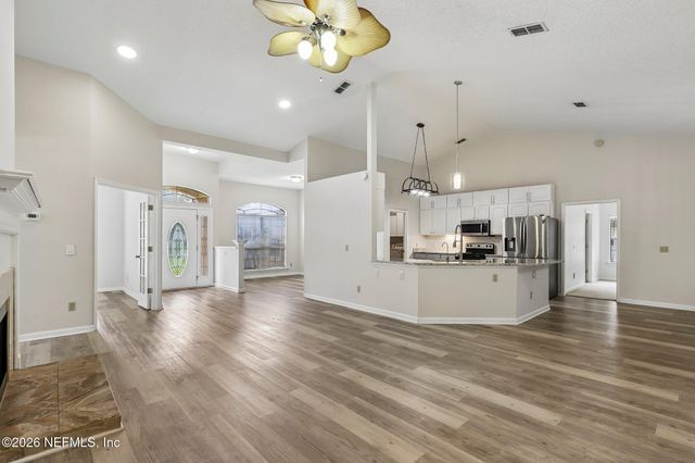 5628 CREST CREEK Drive, Jacksonville, FL 32258