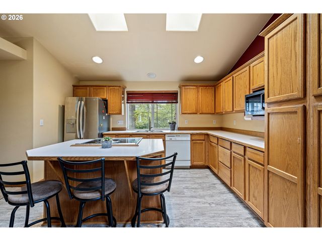 1161 MOLLY Ln, Eugene, OR 97404